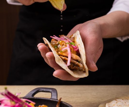 Tacos de costillas adobadas